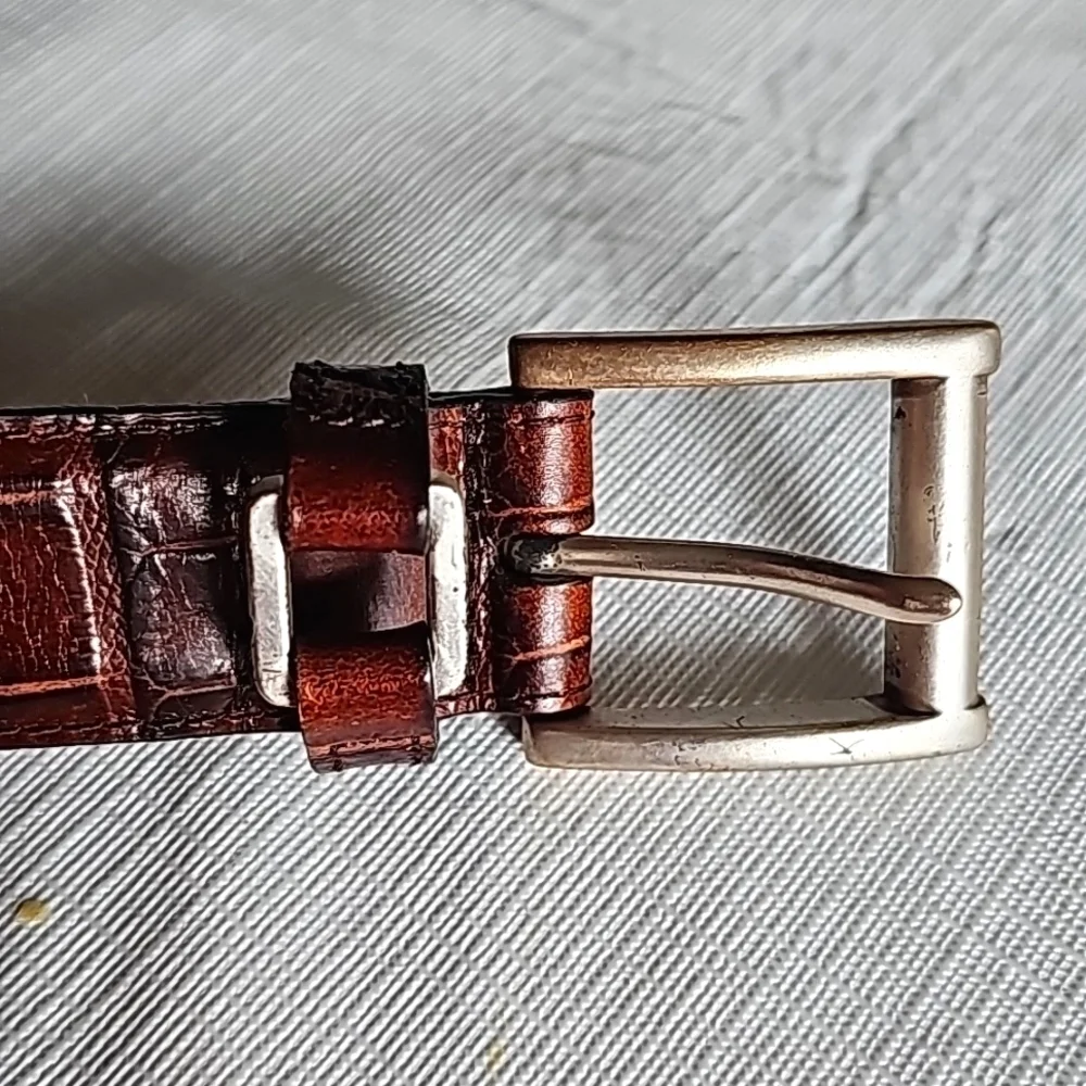 Fossil Leather Belt Size Small 26-30 inch